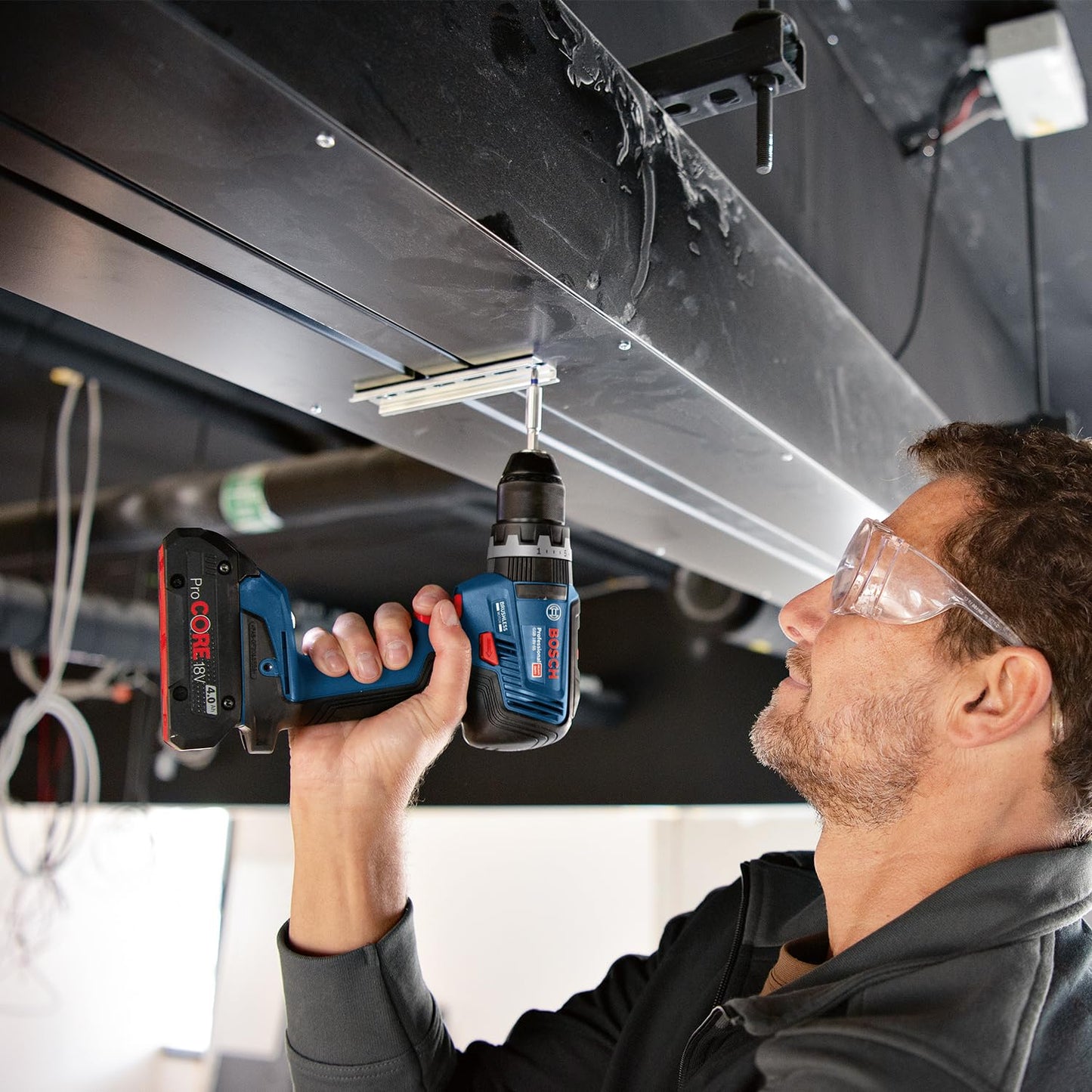 Bosch Professional 18V System Akku Schlagbohrschrauber GSB 18V-55 (max. Drehmoment 55 Nm, inkl. 2x 2.0Ah Akku, Ladegerät, 35tlg. Impact Zubehör Set, L-Case) - Amazon Exclusive Set Set